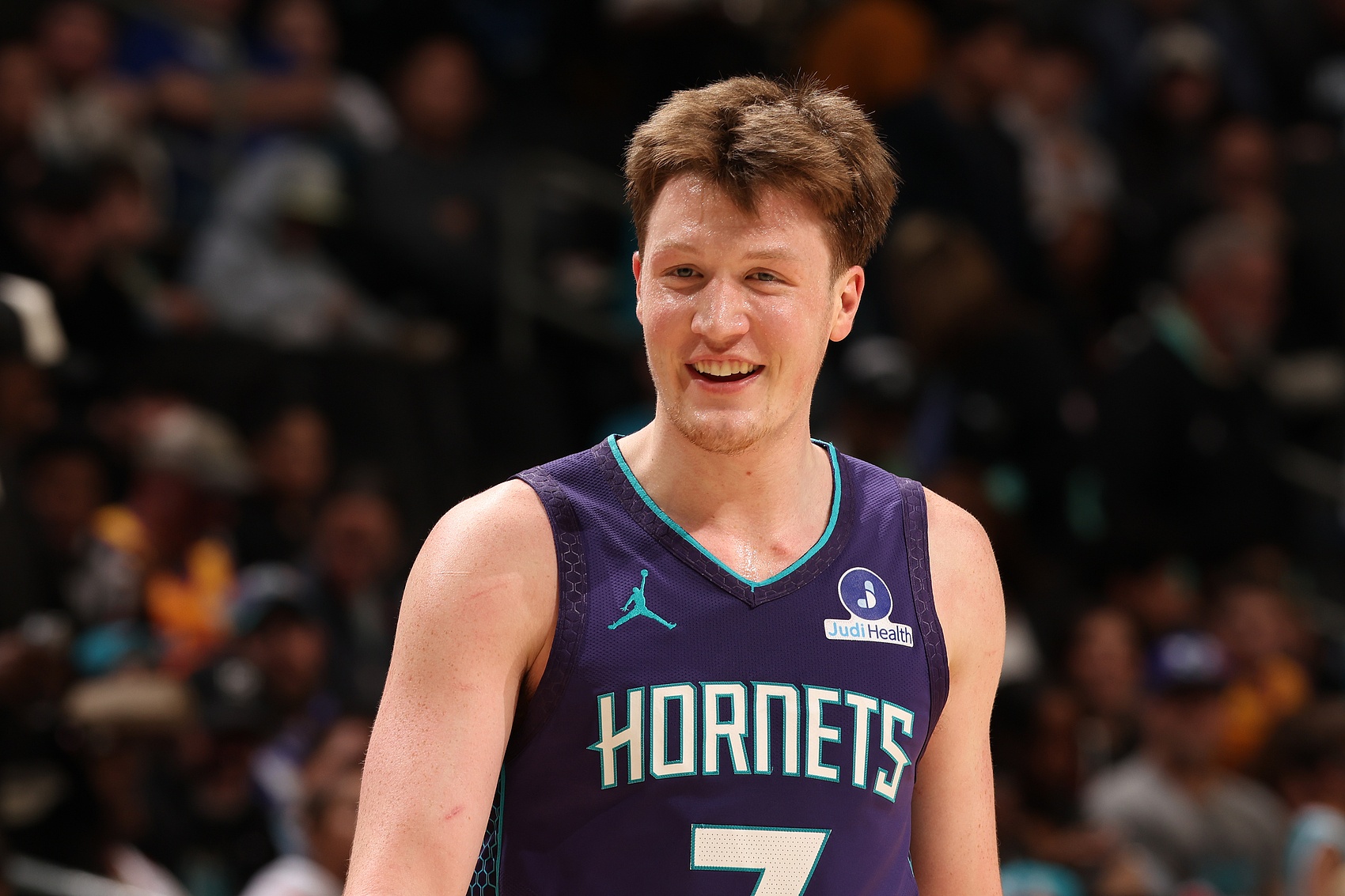 bob半岛体育app下载-专打硬仗！黄蜂客场豪取10连胜 期间大胜绿军29分 血虐掘金23分